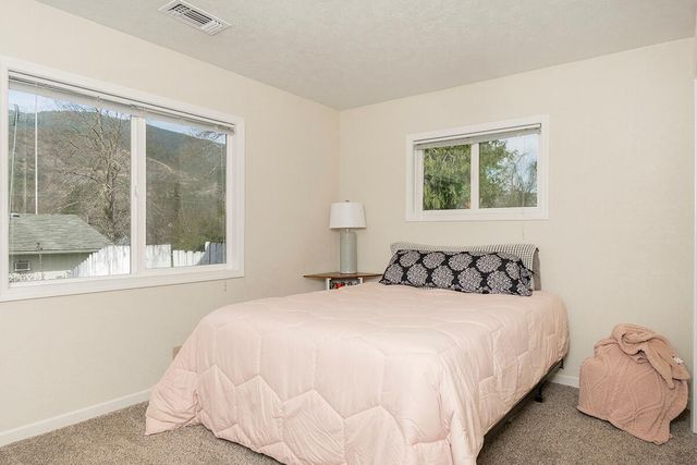 114 Short Street, Rogue River, OR 97537