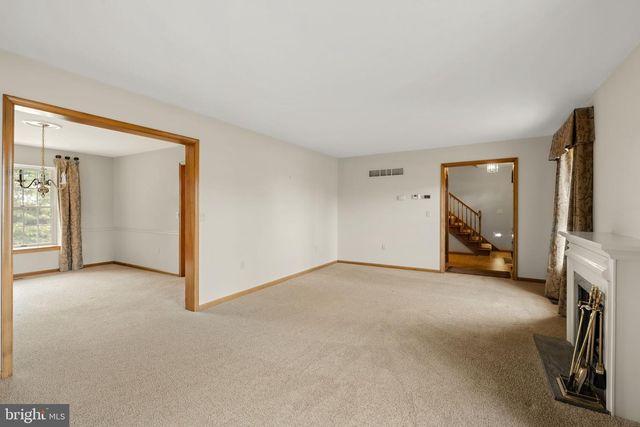 10 MEADOW LN, Myerstown, PA 17067