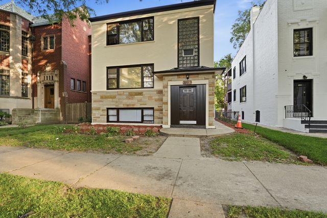 2507 W Coyle Avenue, Chicago, IL 60645