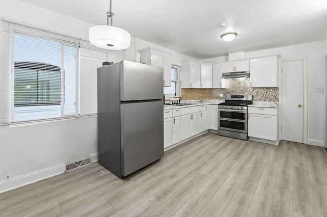 2507 W Coyle Avenue, Chicago, IL 60645