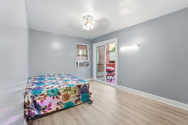 2507 W Coyle Avenue, Chicago, IL 60645