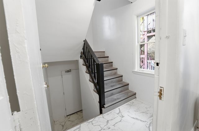 2507 W Coyle Avenue, Chicago, IL 60645