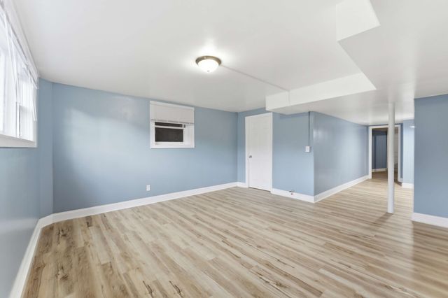 2507 W Coyle Avenue, Chicago, IL 60645