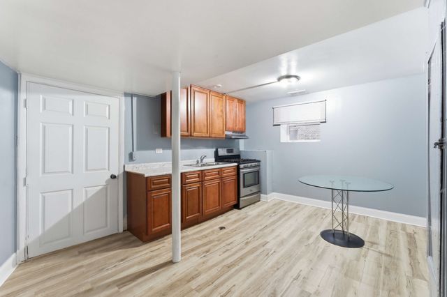 2507 W Coyle Avenue, Chicago, IL 60645