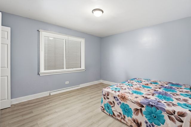2507 W Coyle Avenue, Chicago, IL 60645