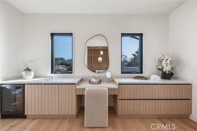 16252 Addison Street, Encino (los Angeles), CA 91436