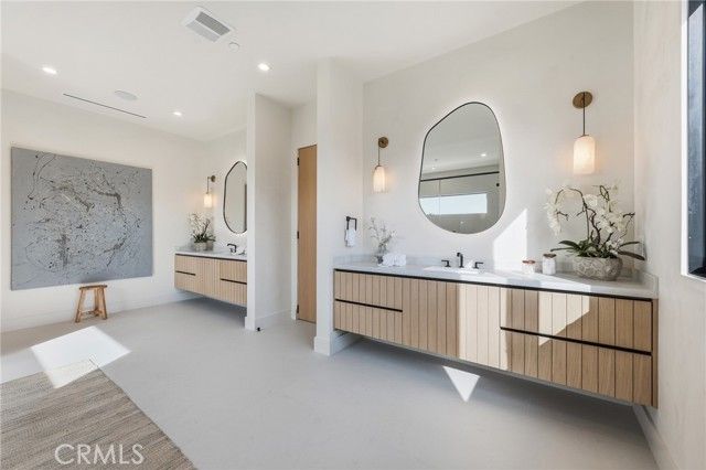 16252 Addison Street, Encino (los Angeles), CA 91436