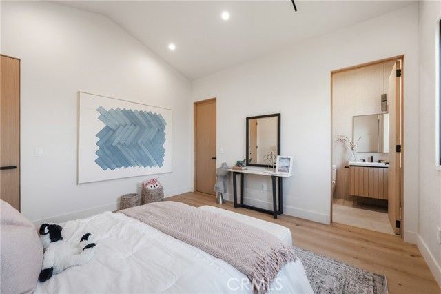 16252 Addison Street, Encino (los Angeles), CA 91436