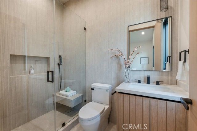 16252 Addison Street, Encino (los Angeles), CA 91436