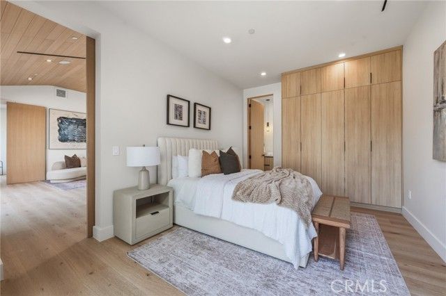 16252 Addison Street, Encino (los Angeles), CA 91436