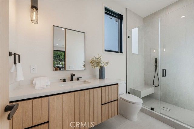 16252 Addison Street, Encino (los Angeles), CA 91436