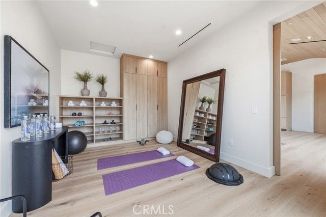 16252 Addison Street, Encino (los Angeles), CA 91436