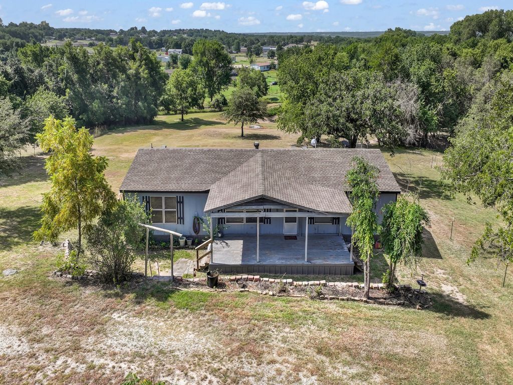 1933 Carter Road, Springtown, TX 76082