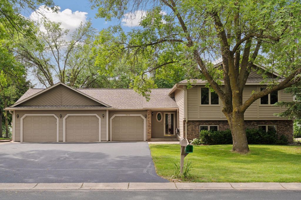 15375 74th Avenue N, Maple Grove, MN 55311
