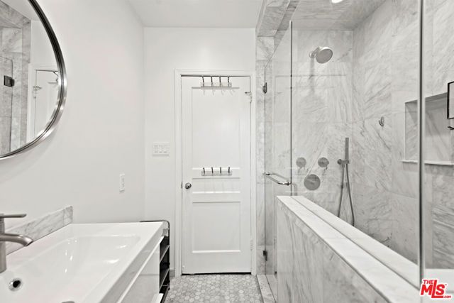 8950 Burton Way, Beverly Hills, CA 90211
