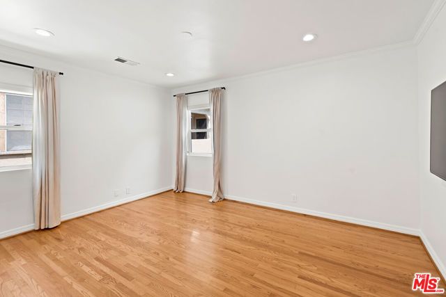 8950 Burton Way, Beverly Hills, CA 90211
