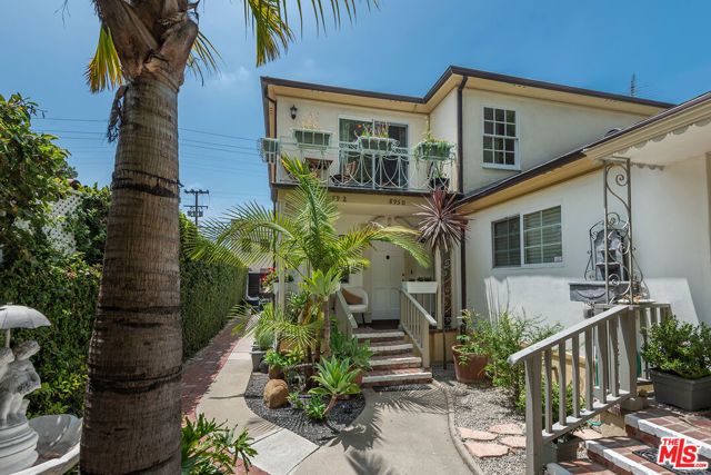 8950 Burton Way, Beverly Hills, CA 90211