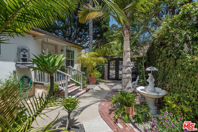 8950 Burton Way, Beverly Hills, CA 90211