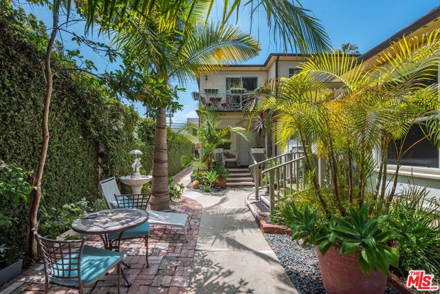8950 Burton Way, Beverly Hills, CA 90211