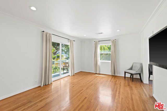8950 Burton Way, Beverly Hills, CA 90211