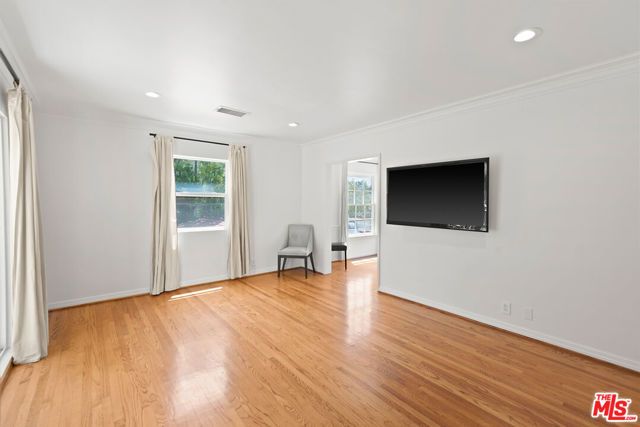 8950 Burton Way, Beverly Hills, CA 90211