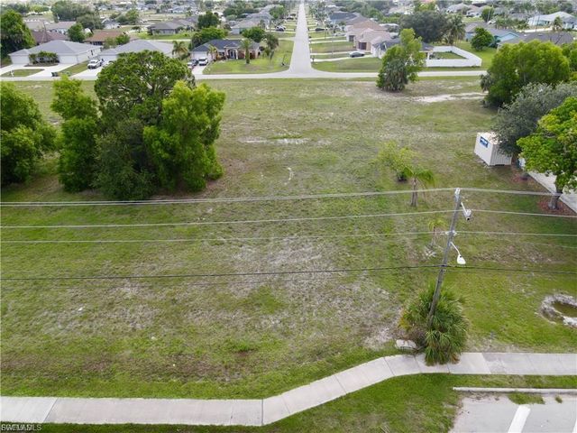 3712 Skyline BLVD, Cape Coral, FL 33914