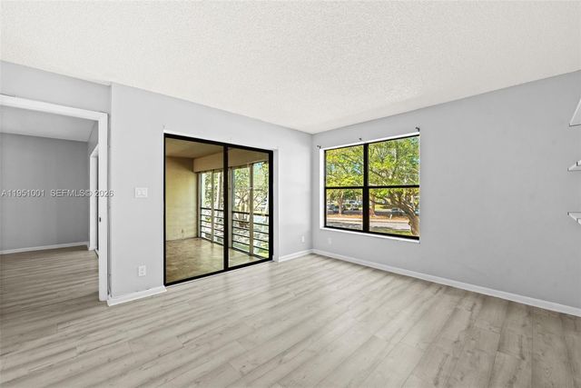 2302 S Cypress Bend Dr 210, Pompano Beach, FL 33069