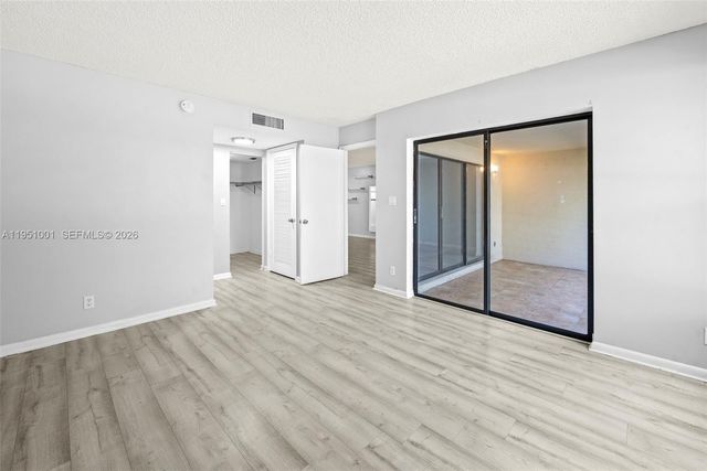 2302 S Cypress Bend Dr 210, Pompano Beach, FL 33069