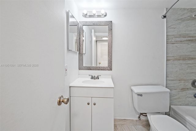 2302 S Cypress Bend Dr 210, Pompano Beach, FL 33069