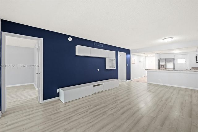 2302 S Cypress Bend Dr 210, Pompano Beach, FL 33069