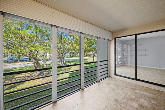 2302 S Cypress Bend Dr 210, Pompano Beach, FL 33069