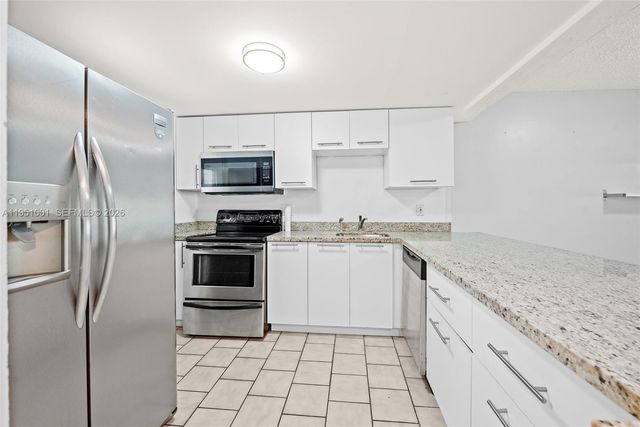 2302 S Cypress Bend Dr 210, Pompano Beach, FL 33069