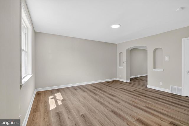 1067 S MERRIMAC RD, Camden, NJ 08104