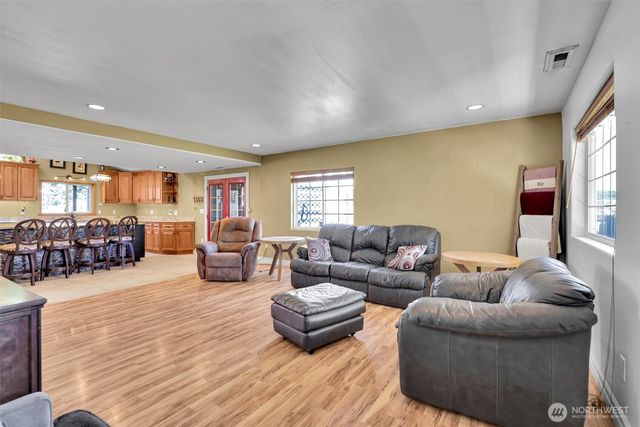 1519 95th Street E, Tacoma, WA 98445