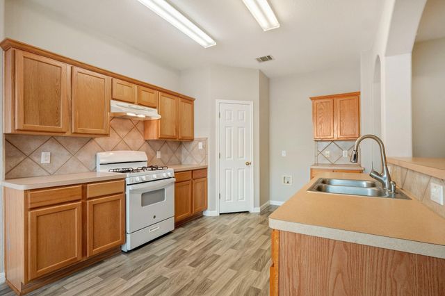 144 Oxford DR, Kyle, TX 78640