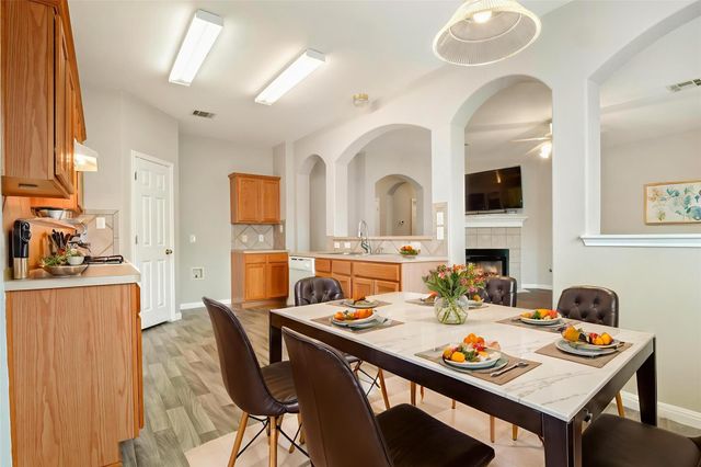 144 Oxford DR, Kyle, TX 78640