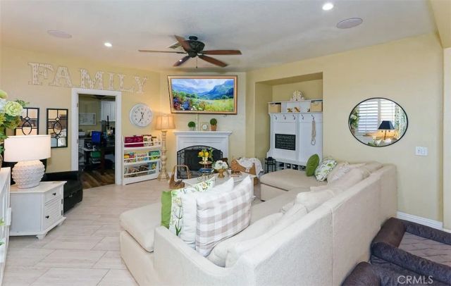 14911 Sunset Gardens Court, Victorville, CA 92394