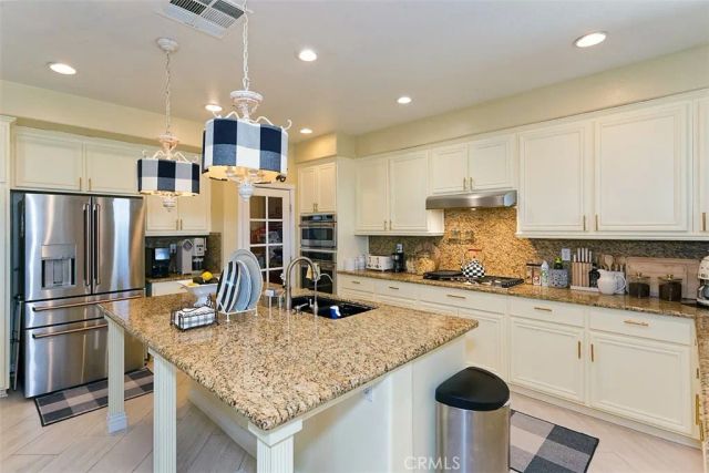 14911 Sunset Gardens Court, Victorville, CA 92394