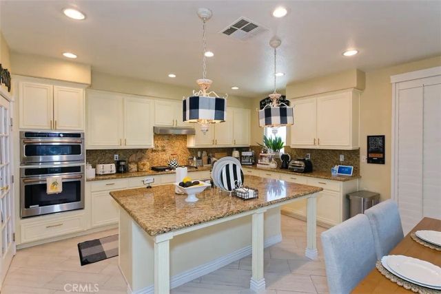 14911 Sunset Gardens Court, Victorville, CA 92394