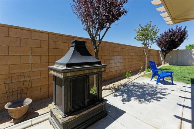14911 Sunset Gardens Court, Victorville, CA 92394