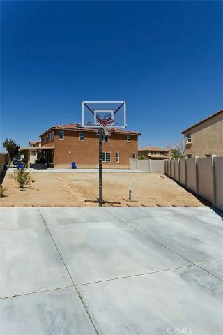 14911 Sunset Gardens Court, Victorville, CA 92394