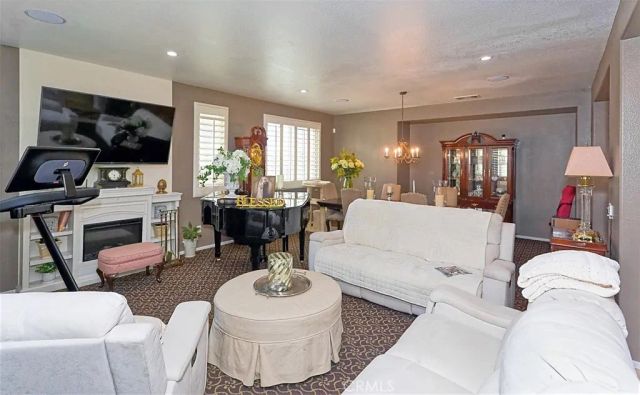 14911 Sunset Gardens Court, Victorville, CA 92394
