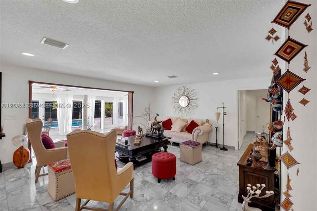 7080 SW 98th Ave, Miami, FL 33173