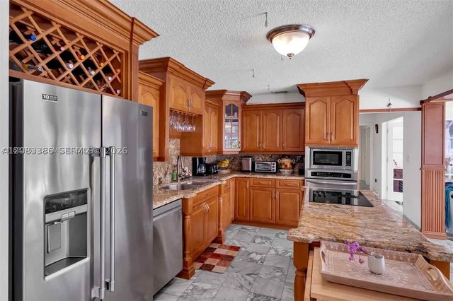 7080 SW 98th Ave, Miami, FL 33173
