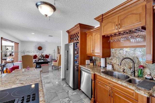 7080 SW 98th Ave, Miami, FL 33173