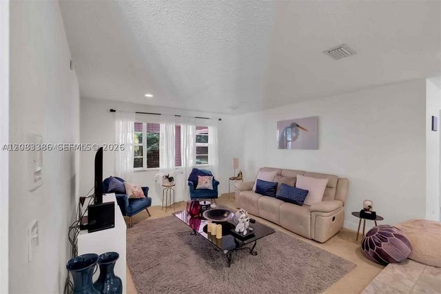 7080 SW 98th Ave, Miami, FL 33173