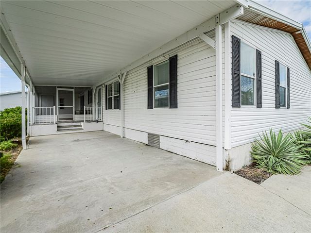 818 Thrush Circle, Sebastian, FL 32976