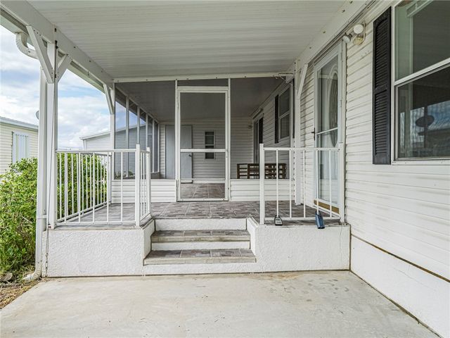 818 Thrush Circle, Sebastian, FL 32976