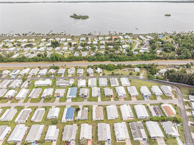 818 Thrush Circle, Sebastian, FL 32976