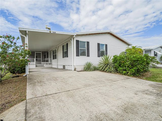 818 Thrush Circle, Sebastian, FL 32976